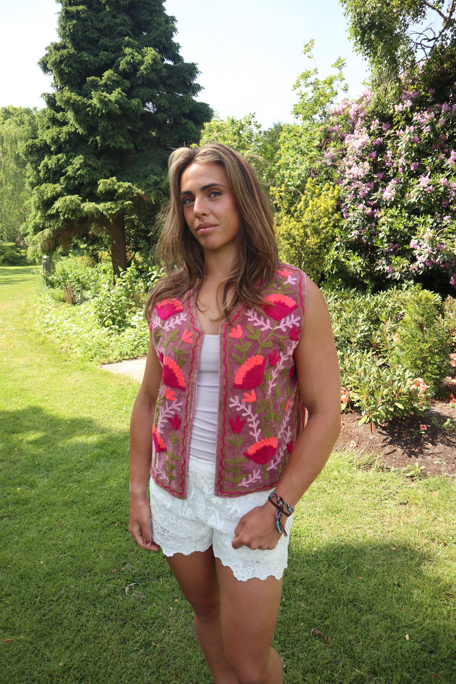 Beige Velvet Geborduurd Gilet