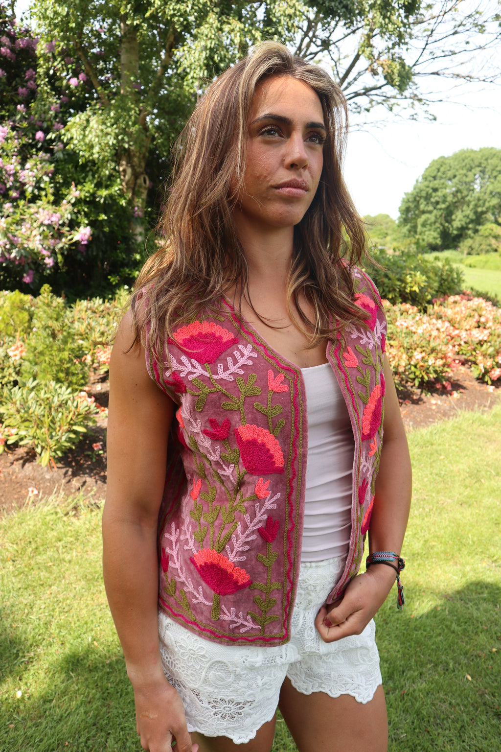 Beige Velvet Geborduurd Gilet
