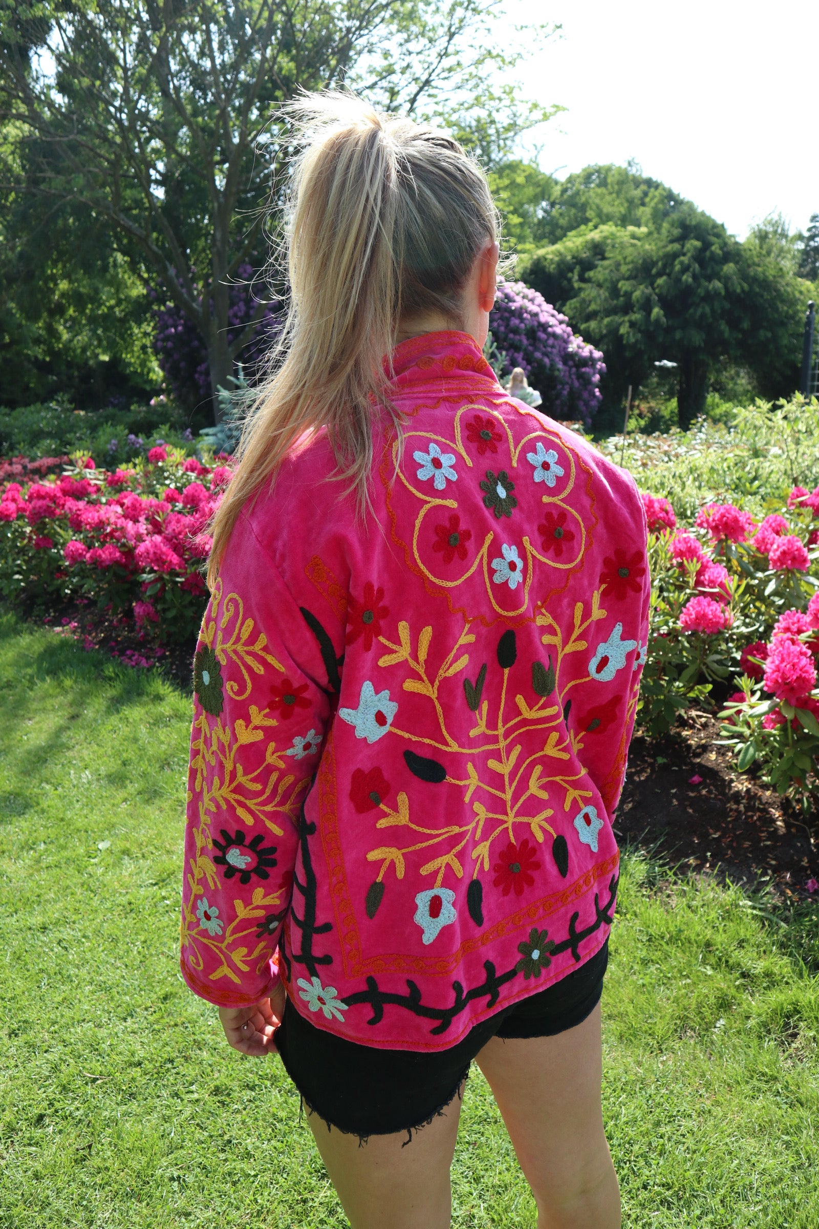 Roze Velvet Geborduurde Jas